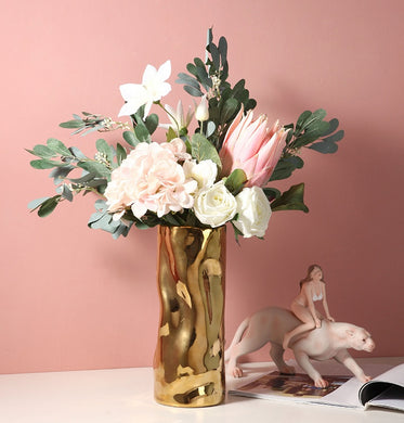 golden-vase-with-flowers