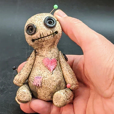 right-doll-statue-sculpture