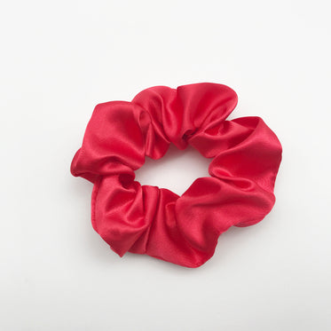red-scrunchies